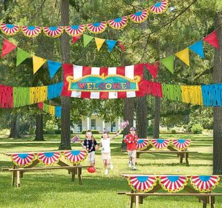 Outdoor Carnival Decorating Kit