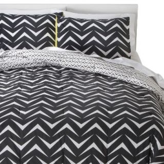 Room Essentials Geo Comforter Set   Black/White (Full/Queen)