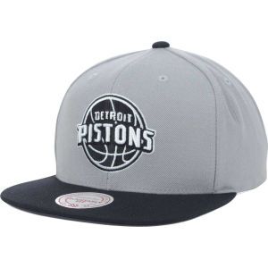 Detroit Pistons Mitchell and Ness NBA Team BW Snapback
