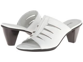 Rose Petals Savvy Womens Slide Shoes (White)
