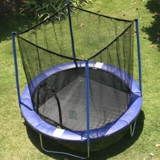 Airzone Spring Trampoline and Enclosure   8