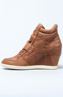 Ash Shoes The Bowie Ter Sneaker in Camel Washed