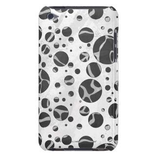 Giraffe Black and Light Gray Print iPod Touch Case
