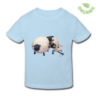 Spreadshirt Kinder Shaun das Schaf   Shaun schiebt Shirley T Shirt Bekleidung