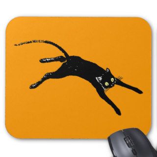 Black cat running mouse pad