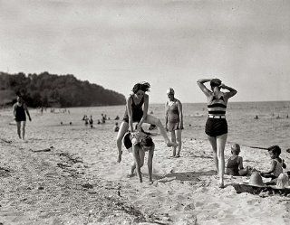 PLUMB POINT BEACH LEAP FROG GAME 1920s PHOTO  Photographs  