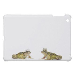 a king and queen frog looking at each other iPad mini covers
