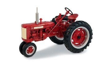Ertl Farmall 230 Tractor, 116 Scale Toys & Games