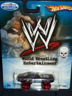 Hot Wheels Toys R Us Exclusive World Wrestling Entertainment WWE Stone Cold Steve Austin Olds 442 Toys & Games