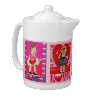 VALENTINE CREATIONS TEAPOT   VALENTINES DAY GIFTS