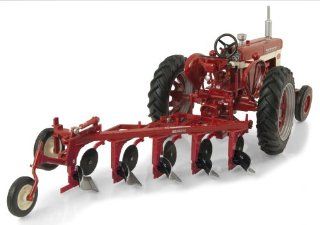Ertl Farmall 560 Diecast Tractor with Plow, 116 Scale Toys & Games