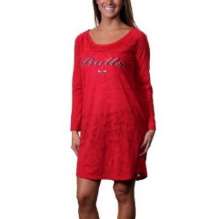 NBA Chicago Bulls Ladies B3 Long Sleeve Burnout Nightshirt   Red (Large)  Basketball Jerseys  Clothing
