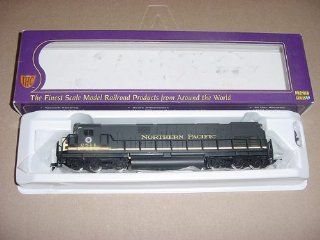 WALTHERS, IHC, HO SCALE, DIESEL, ALCO C 628, POWERED LOCOMOTIVE, PENNSYLVANIA R.R., #6310 Toys & Games