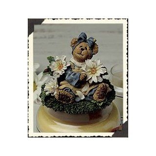 Daisy MaeHe Loves Me 2 3/4" Boyds Candle Topper (Retired)   Collectible Figurines