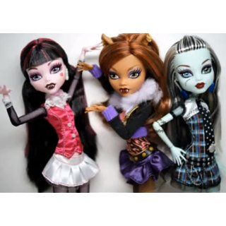 Monster High Series 1 Set of 4 Action Figure Dolls Draculaura, Frankie Stein, Lagoona Blue Clawdeen Wolf Toys & Games