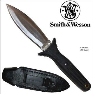 SW 830. Smith & Wesson Hunting knife 9.5" Wide Blade Leather Sheath Smith & Wesson Hunting knife 9.5" Wide Blade Leather Sheath with clip. Excellent quality Smith & Wesson hunting knife with full tang blade measuring 9.5" overall