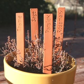 Orion Terracotta Herb Set   Set of 8   Plant Markers & Ties