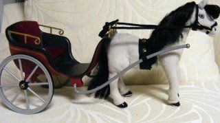 Rare HTF Madeline Clementine Horse and Carriage 2002 Toys & Games