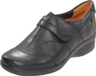 Clarks Women's Un.Boost Slip On Loafer Loafer Flats Shoes
