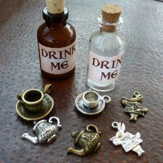 8Pcs Alice in Wonderland Steampunk Antique 5ml Drink Me Bottle Vial Jewelry Findings Mix Lot 13 