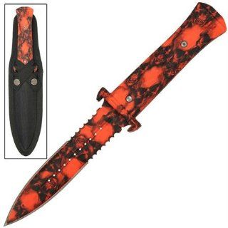 AZ 993. War Apocalyptic Zombie Hunter Dagger Well made with a strong and sturdy feel in the hand, a shrouded Zombie skull head pattern cloaked in an eerie red haze across the entire dagger makes this the perfect weapon for a good Zombie hunt Razor sharp w