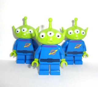 Lego Toy Story 3 Mini Figures   Alien 3 Pack (Approximately 40mm / 1.6 Inch tall) Toys & Games