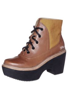 Gram   359g   Platform boots   brown