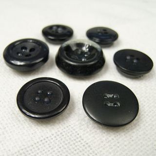 accessories… button magnet set of 7…handmade by button it