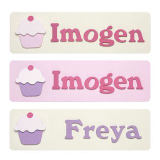 personalised 3d cupcake name plaque by pitter patter products