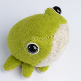 handmade miniature frog soft sculpture by mirjami design