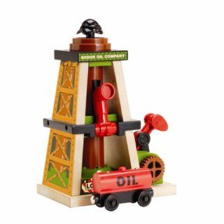 Thomas & Friends Wooden Railway   Oil Derrick Toys & Games