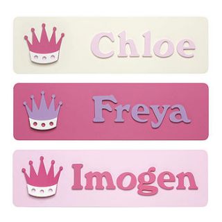 personalised 3d crown name plaque by pitter patter products