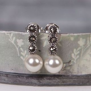 vintage style silver and pearl earrings by gama weddings