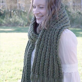 knitting pattern for chunky rib tassel scarf by miss knit nat