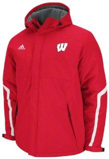 Wisconsin Badgers adidas Red Football Sideline Heavyweight Hooded Jacket  Sports Fan Outerwear Jackets  Sports & Outdoors