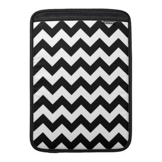 Bold Black & White Chevron Zig Zag Pattern MacBook Sleeve
