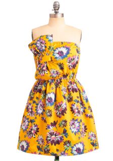One of These Daisies Dress  Mod Retro Vintage Dresses