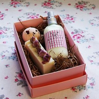 pamper me home fragrance set by bow boutique