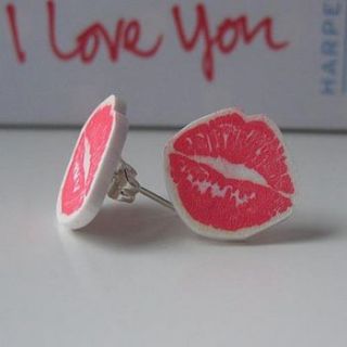 kiss kiss earrings by reddandbrown