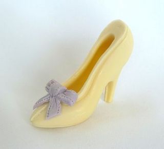 small single shoe purple bow by clifton cakes