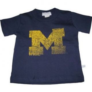 University of Michigan Wolverines Kids T Shirt (Navy / M) Clothing