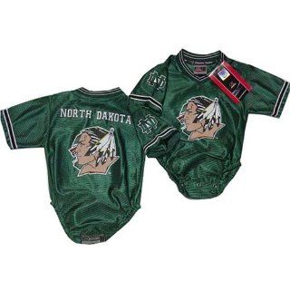 North Dakota Fighting Sioux   University of   NCAA Football Infant/baby Onesie Jersey 0 6 moths  Infant And Toddler Sports Fan Sports Jerseys  Sports & Outdoors