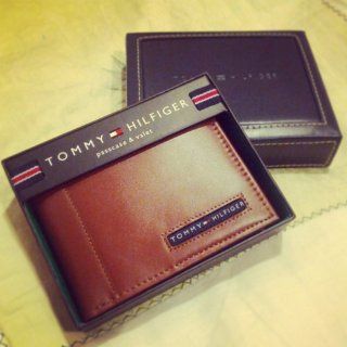 Tommy Hilfiger Men's Cambridge Passcase Wallet at  Mens Clothing store