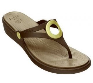 Crocs Womens Sanrah Wedge Flip Flop Sandals —