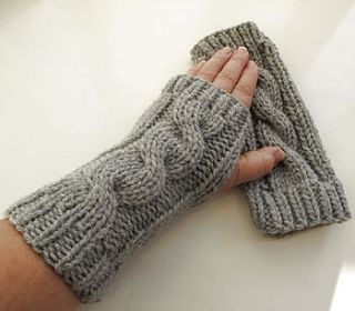 super warm cable arm warmers by yummy art and craft