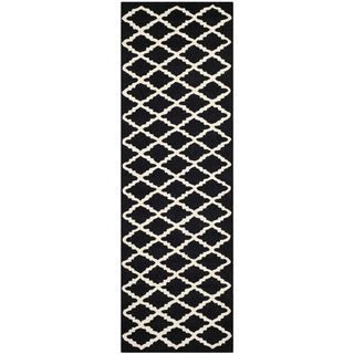 Safavieh Handmade Cambridge Moroccan Black Diamond patterned Wool Rug (26 X 8)
