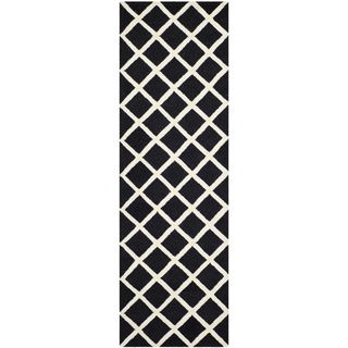 Safavieh Handmade Cambridge Moroccan Black Geometric patterned Wool Rug (26 X 8)
