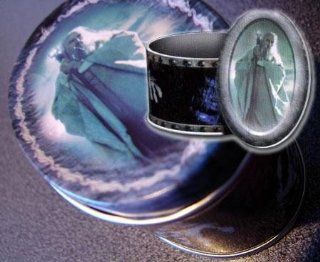 Lord of the Rings Fellowship of the Ring Saruman Collector Oval Tin Toys & Games