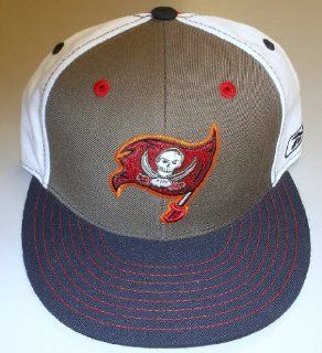 Tampa BAY Buccaneers Fitted Flat Bill Reebok Hat Size 7   TE01K  Sports Fan Baseball Caps  Sports & Outdoors