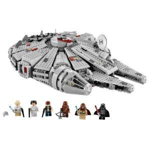 LEGO Star Wars Millennium Falcon (7965)      Toys